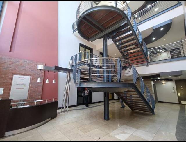 BUSINESS PROPERTY TO RENT IN CONSTANTIA KLOOF